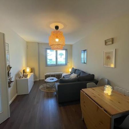 Apartamento A Un Paso De La Playa En Ares Con Piscina Y Parking Exterior photo